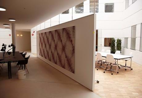 Twister akustikmoduler i filt hos Tryg